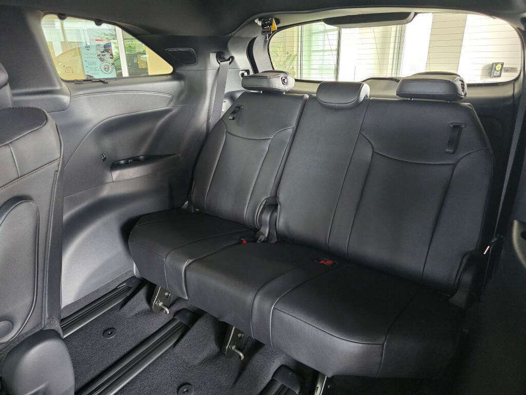 New 2026 Toyota Sienna Platinum AWD/4WD image 37