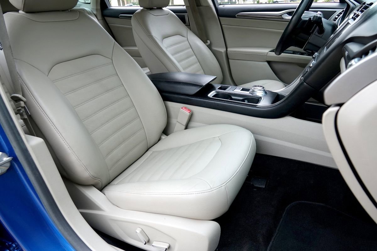 Used 2018 Ford Fusion SE w/ Fusion SE Technology Package image 8