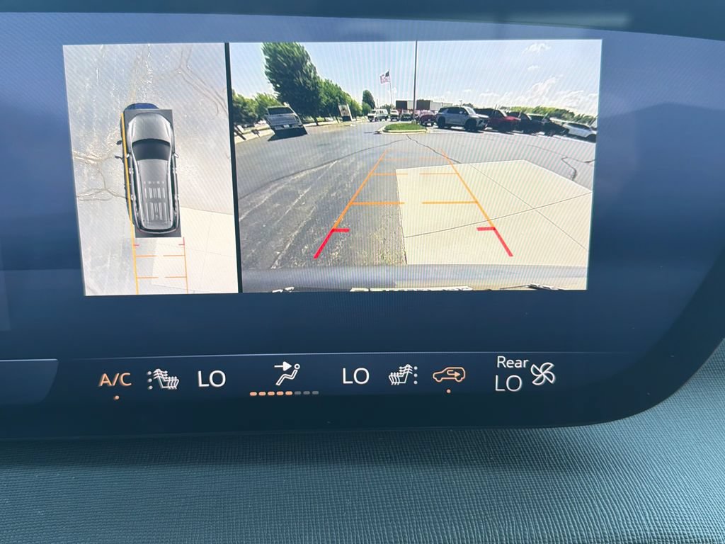 Certified 2025 Buick Enclave Preferred FWD image 27