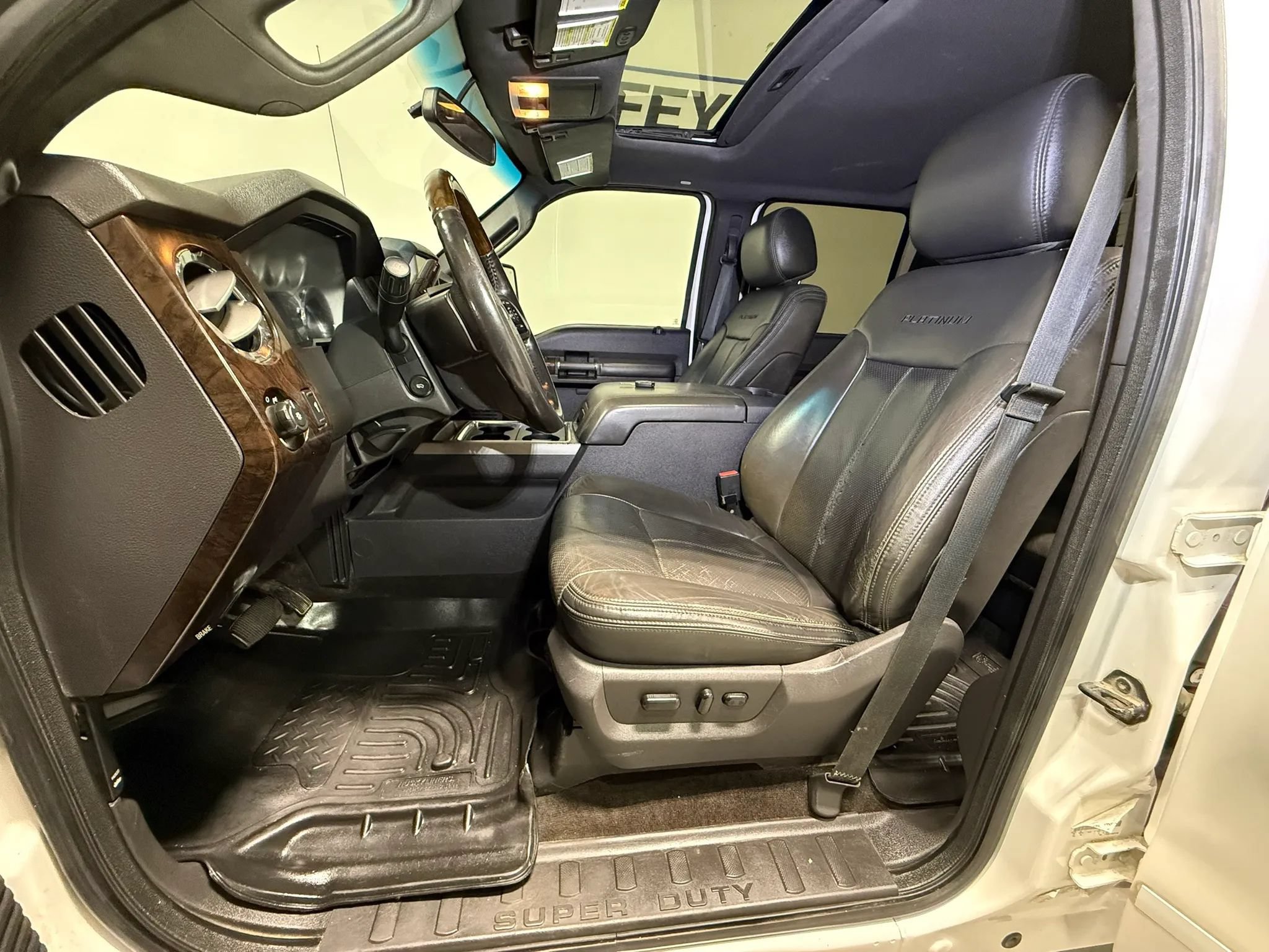 Used 2015 Ford F250 Platinum w/ FX4 Off-Road Package AWD/4WD image 16