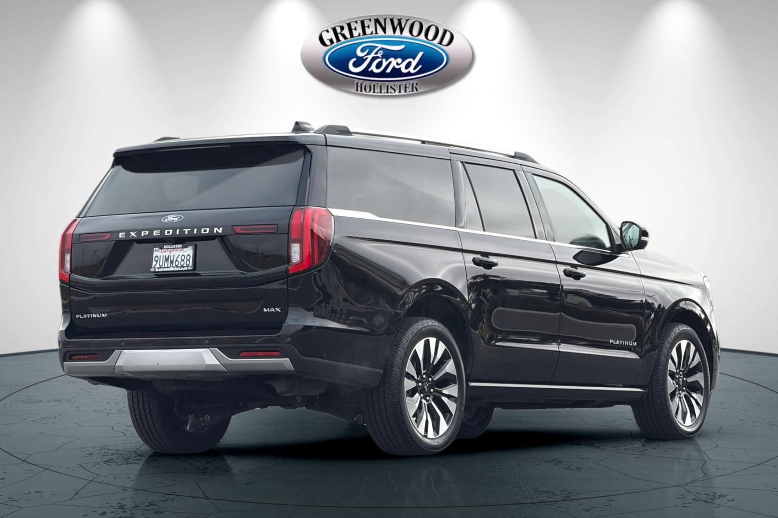 Certified 2025 Ford Expedition Max Platinum w/ Driver's Package AWD/4WD image 4