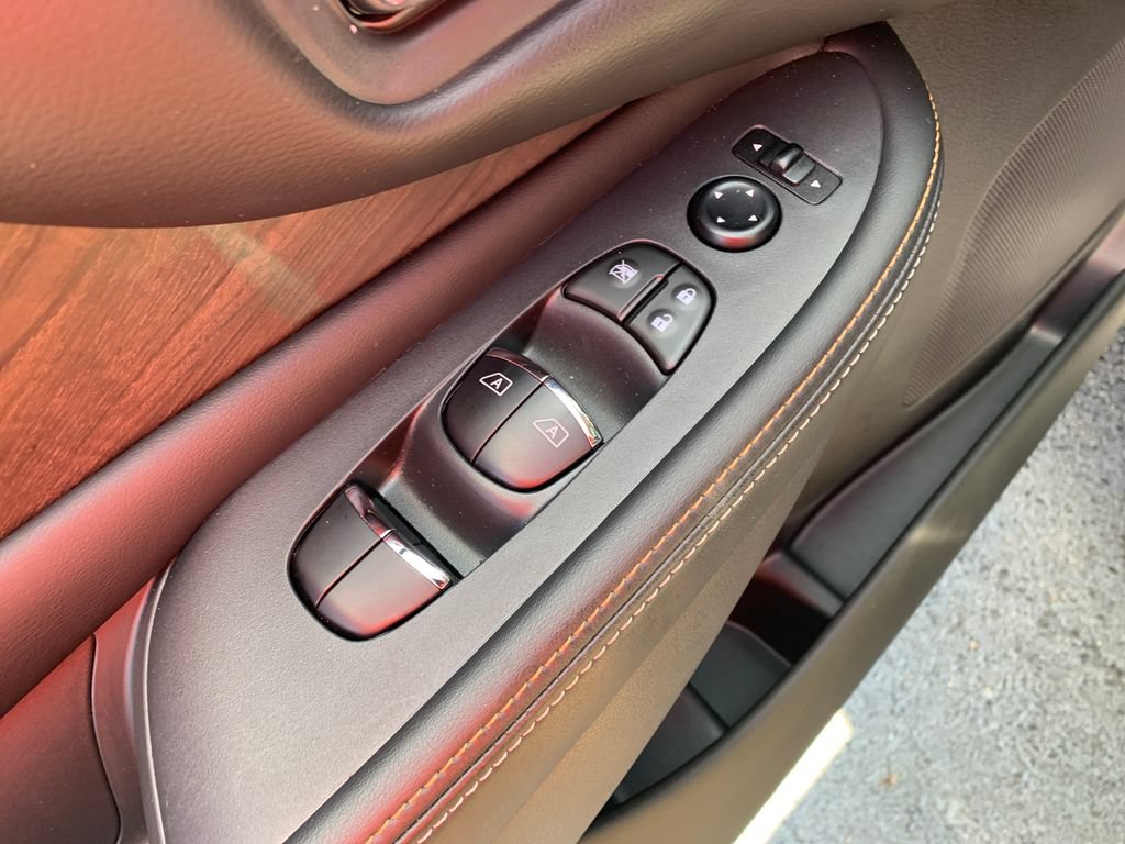 Certified 2024 Nissan Murano Platinum w/ Cargo Package FWD image 20