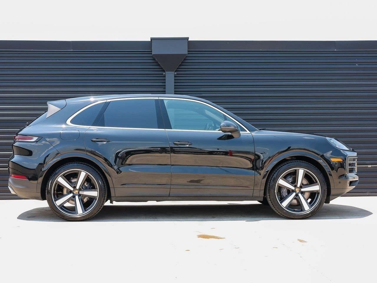 Certified 2025 Porsche Cayenne image 8