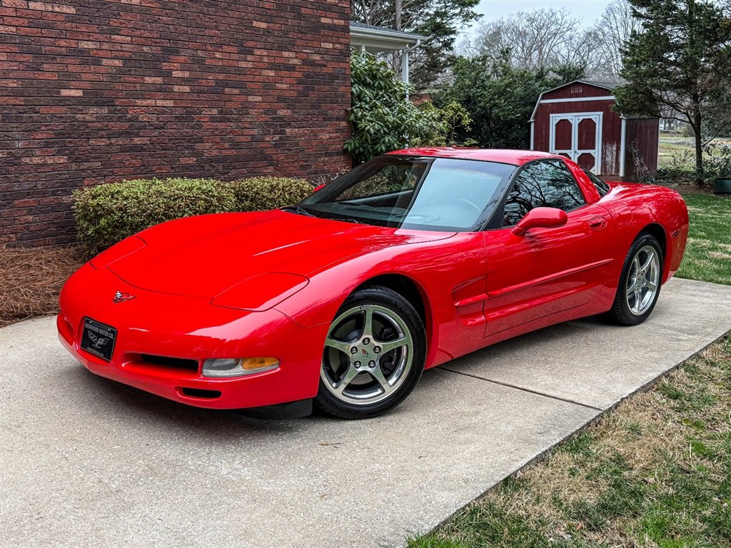 Used 2004 Chevrolet Corvette Coupe w/ Roof Package image 4
