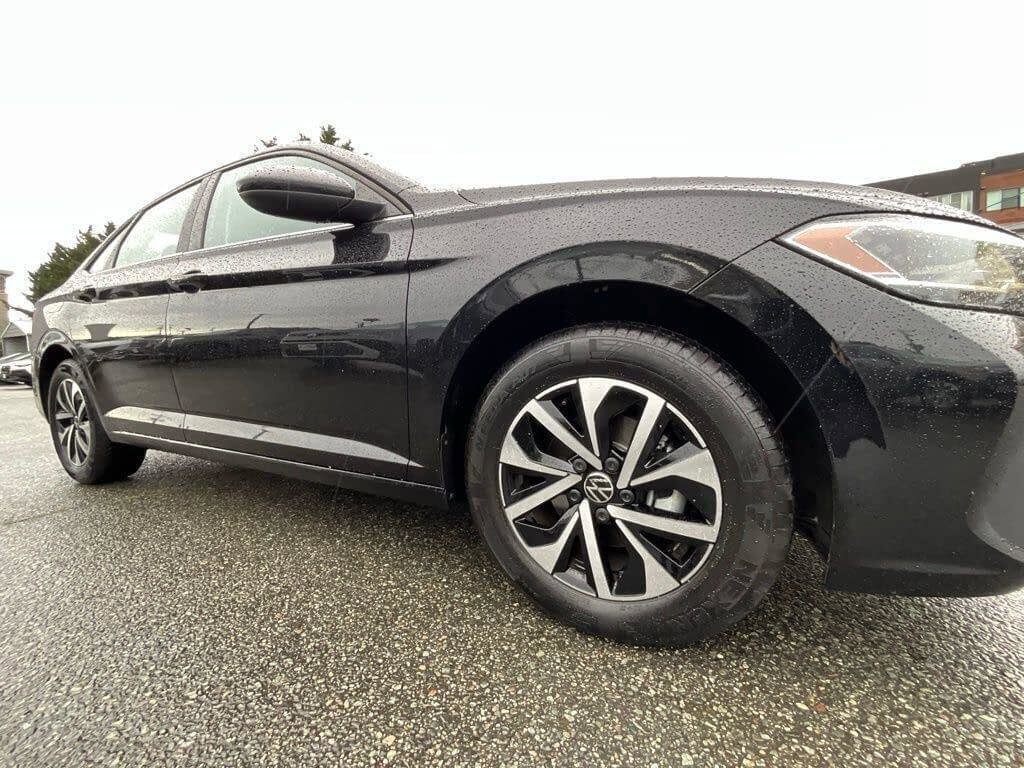 Certified 2023 Volkswagen Jetta S image 10