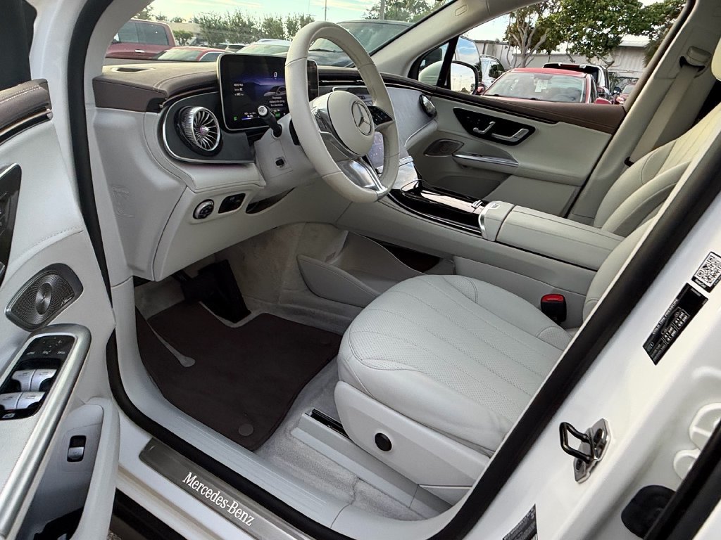 Used 2023 Mercedes-Benz EQE 350+ 4MATIC SUV image 13
