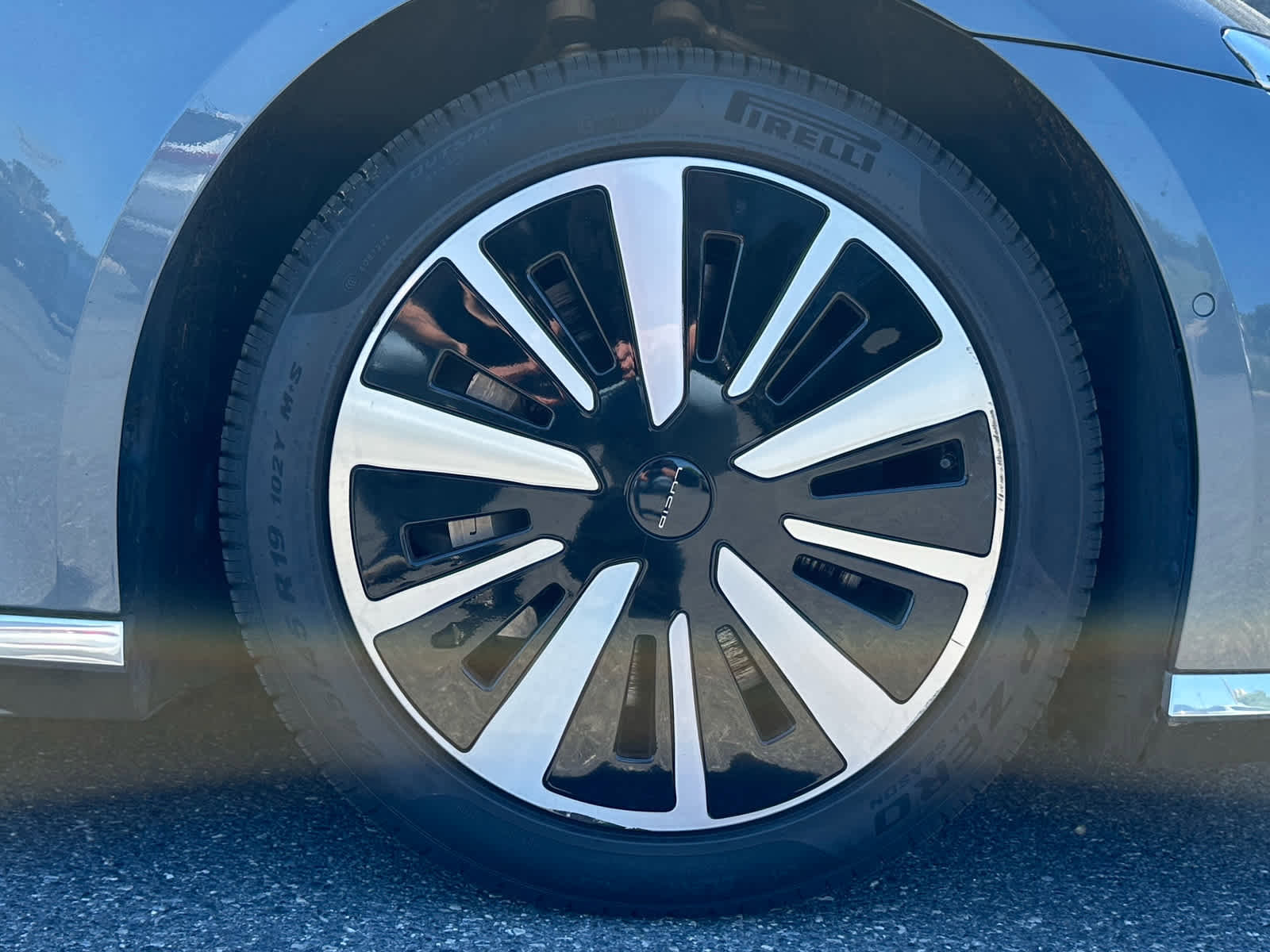 Used 2024 Lucid Air Touring AWD/4WD image 6