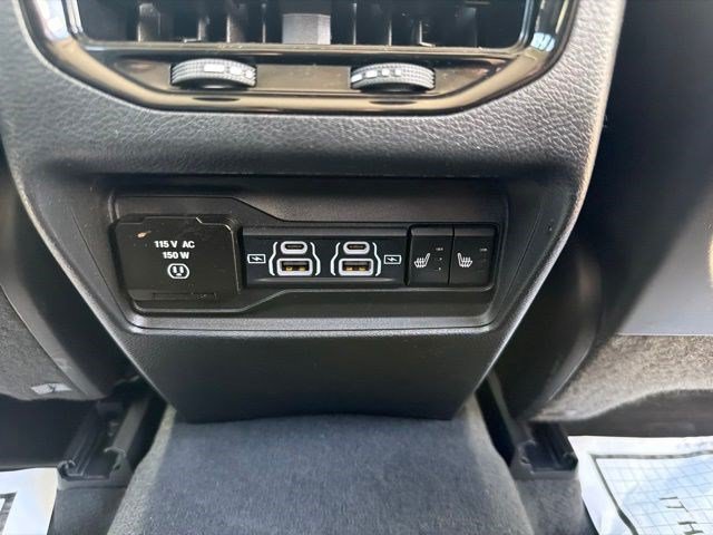 Used 2023 Jeep Grand Cherokee Limited w/ Luxury Tech Group II AWD/4WD image 29