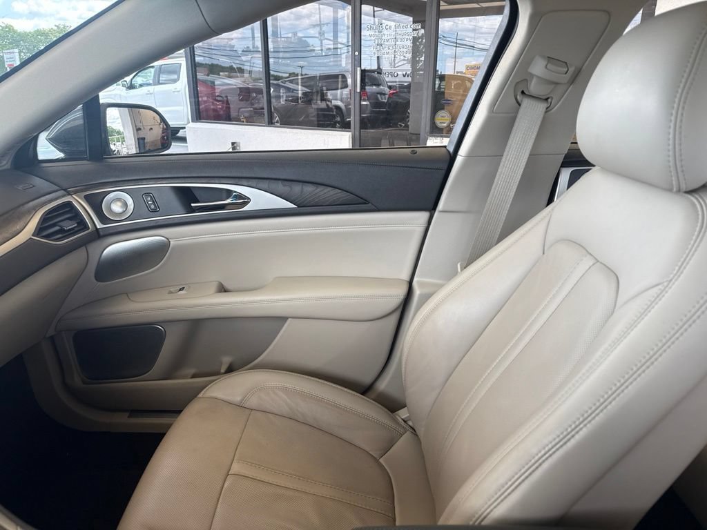 Used 2019 Lincoln MKZ Reserve w/ Luxury Package AWD/4WD image 23
