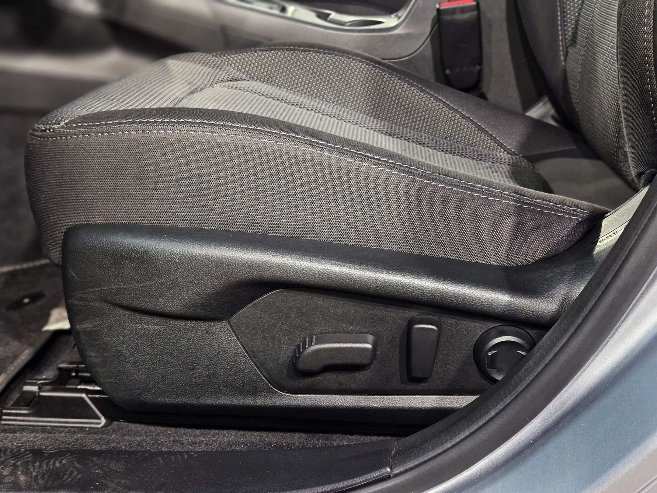 Used 2024 Subaru Crosstrek 2.0i Premium image 23