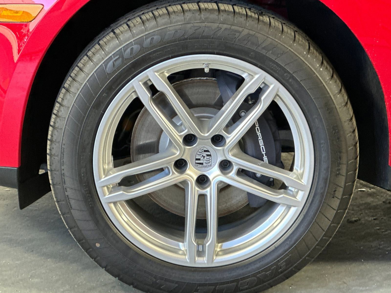 New 2026 Porsche Macan image 32