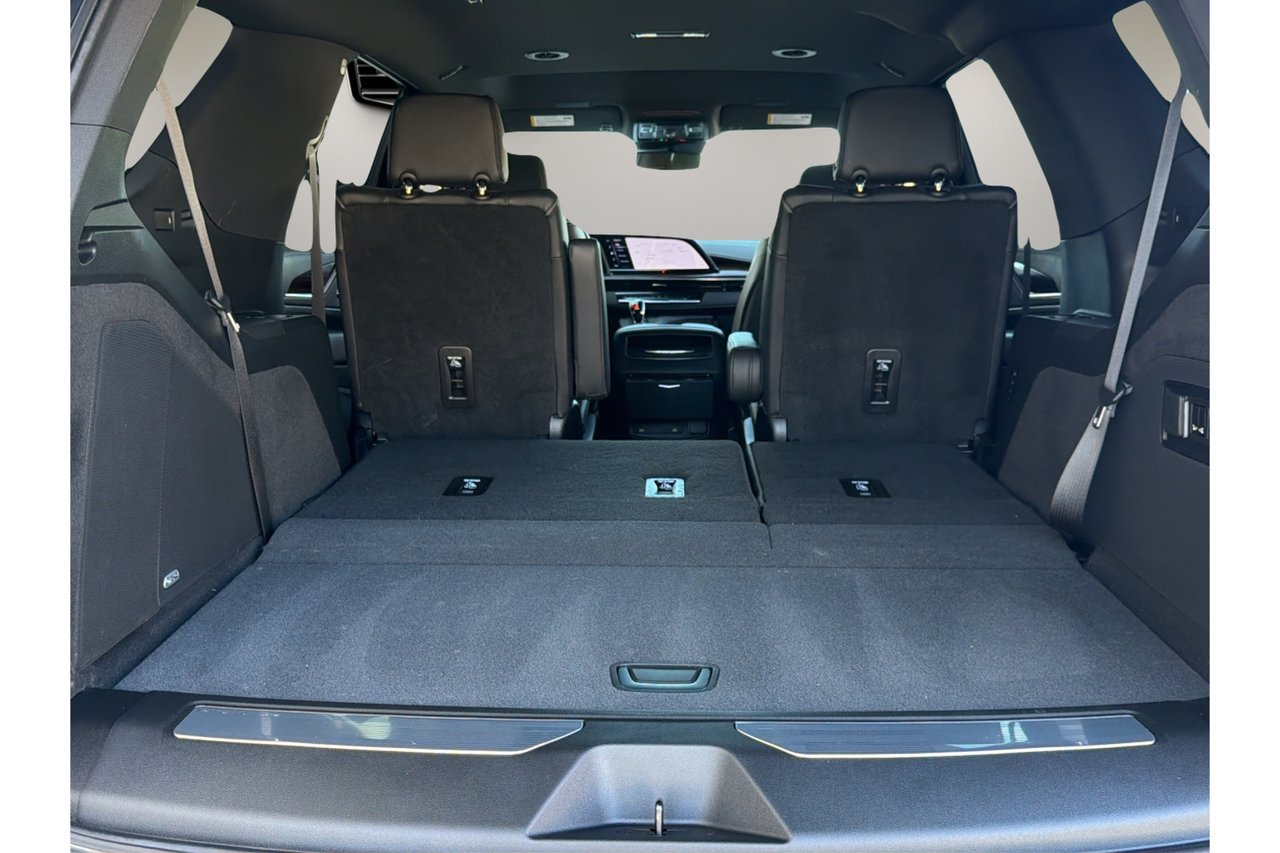 Used 2023 Cadillac Escalade Luxury RWD image 18