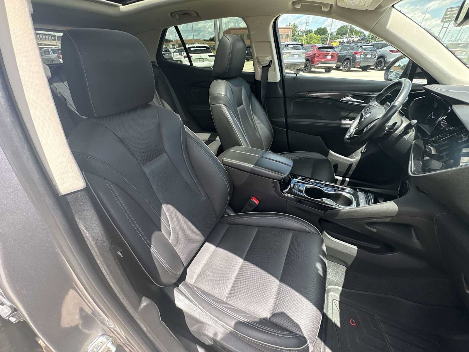 Used 2021 Buick Envision Essence w/ Sport Touring Package FWD image 29
