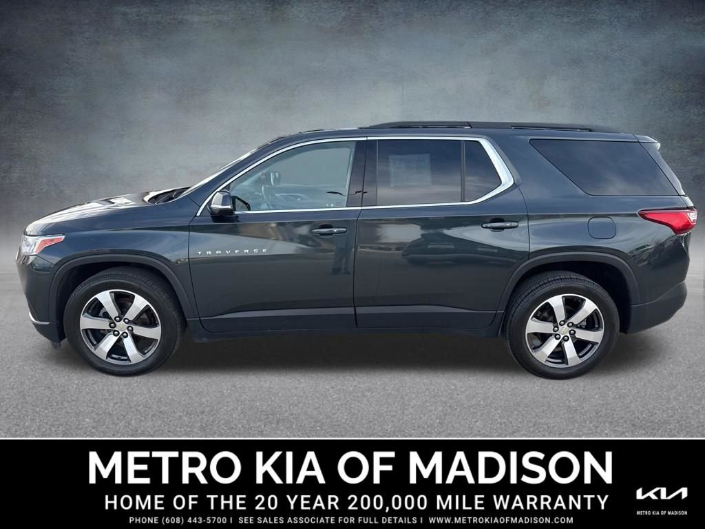 Used 2020 Chevrolet Traverse LT w/ LT Premium Package image 3