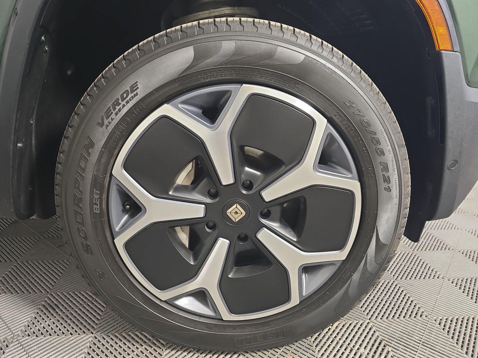 Used 2024 Rivian R1T Adventure Dual AWD/4WD image 11