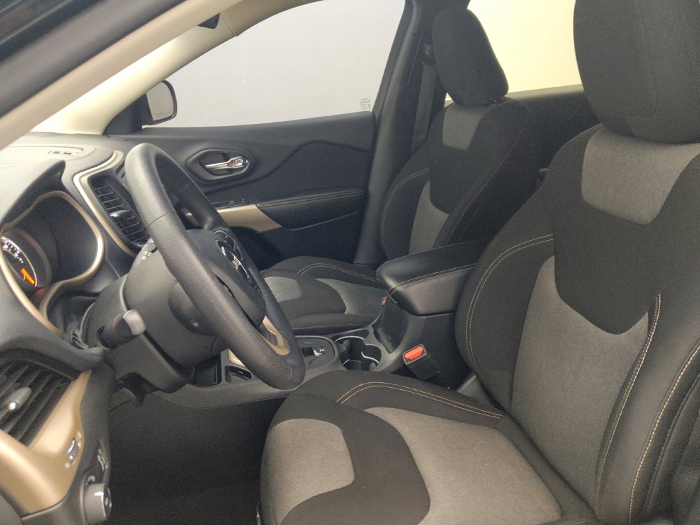 Used 2018 Jeep Cherokee Latitude image 17