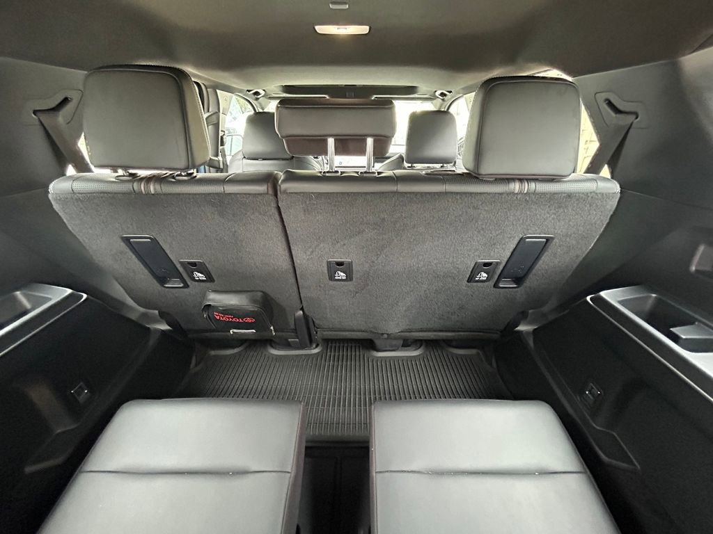 Used 2025 Toyota 4Runner Limited AWD/4WD image 15