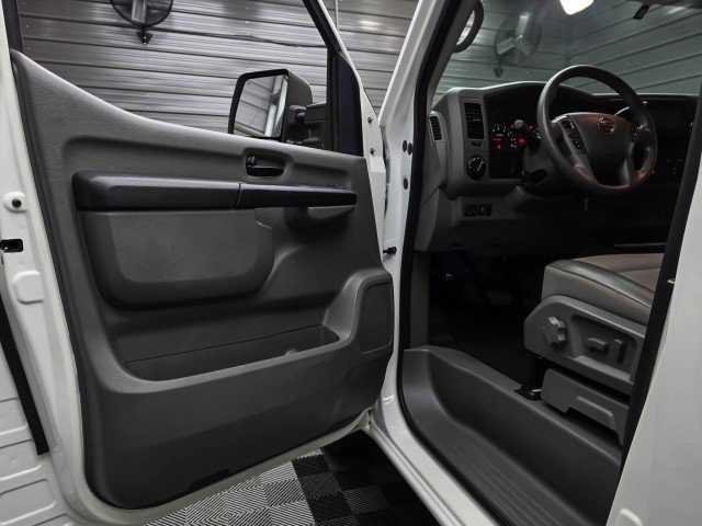 Used 2017 Nissan NV 3500 SL w/ Technology Package RWD image 27