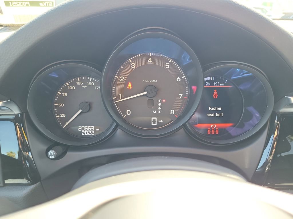 Used 2023 Porsche Macan Turbo AWD/4WD image 7