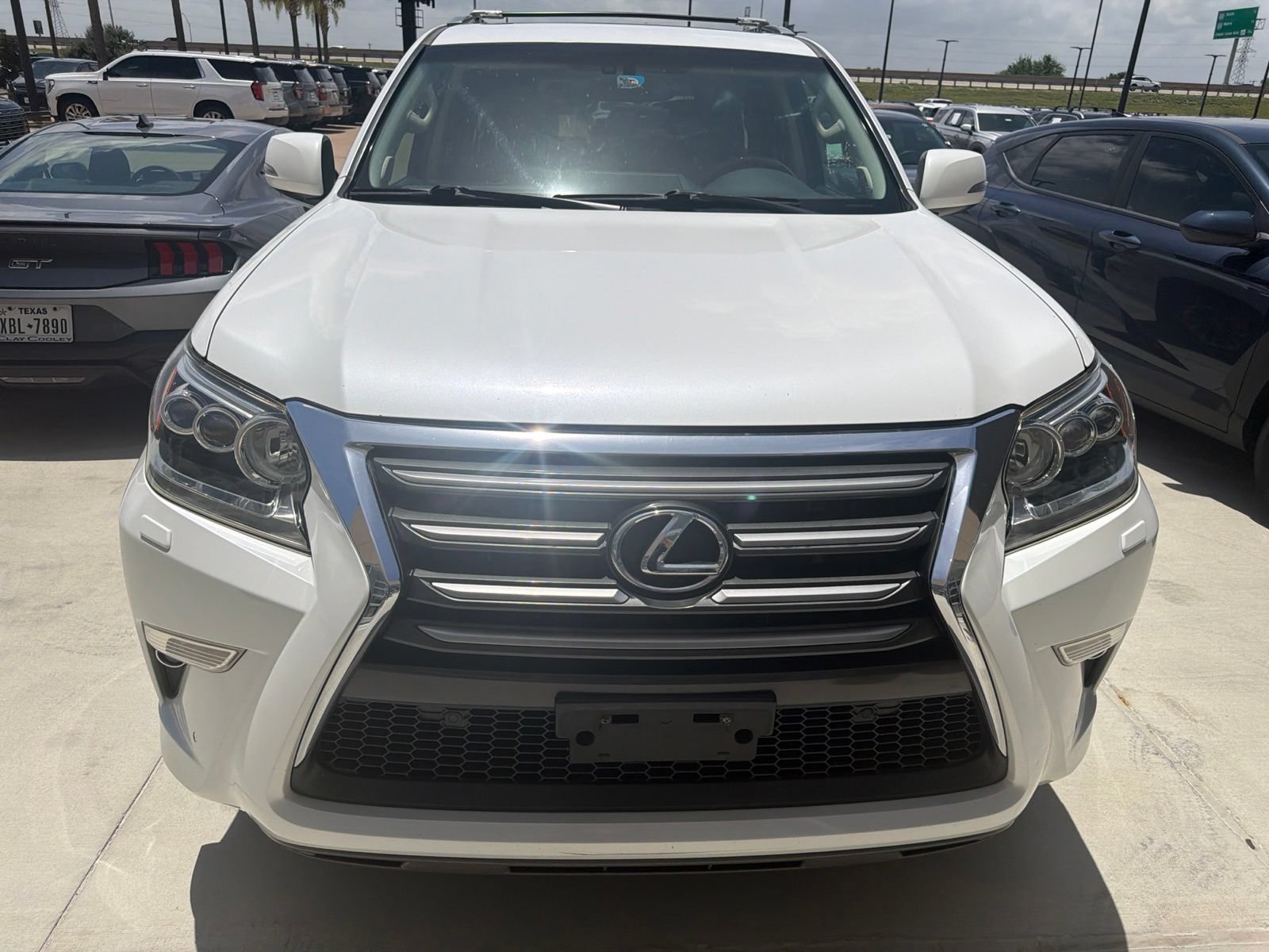 Used 2014 Lexus GX 460 Luxury AWD/4WD image 2