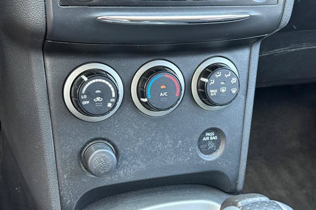 Used 2012 Nissan Rogue SV AWD/4WD image 22