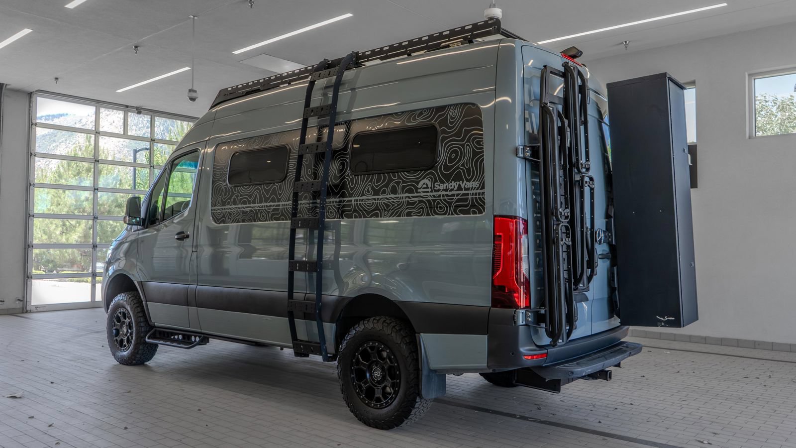 Used 2023 Mercedes-Benz Sprinter 2500 image 13