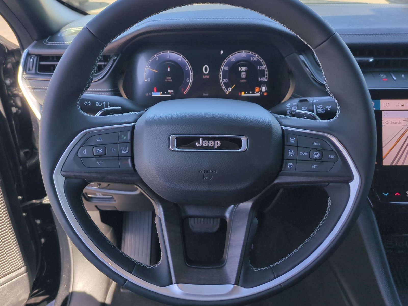 New 2026 Jeep Grand Cherokee Limited w/ Luxury Tech Group II AWD/4WD image 9