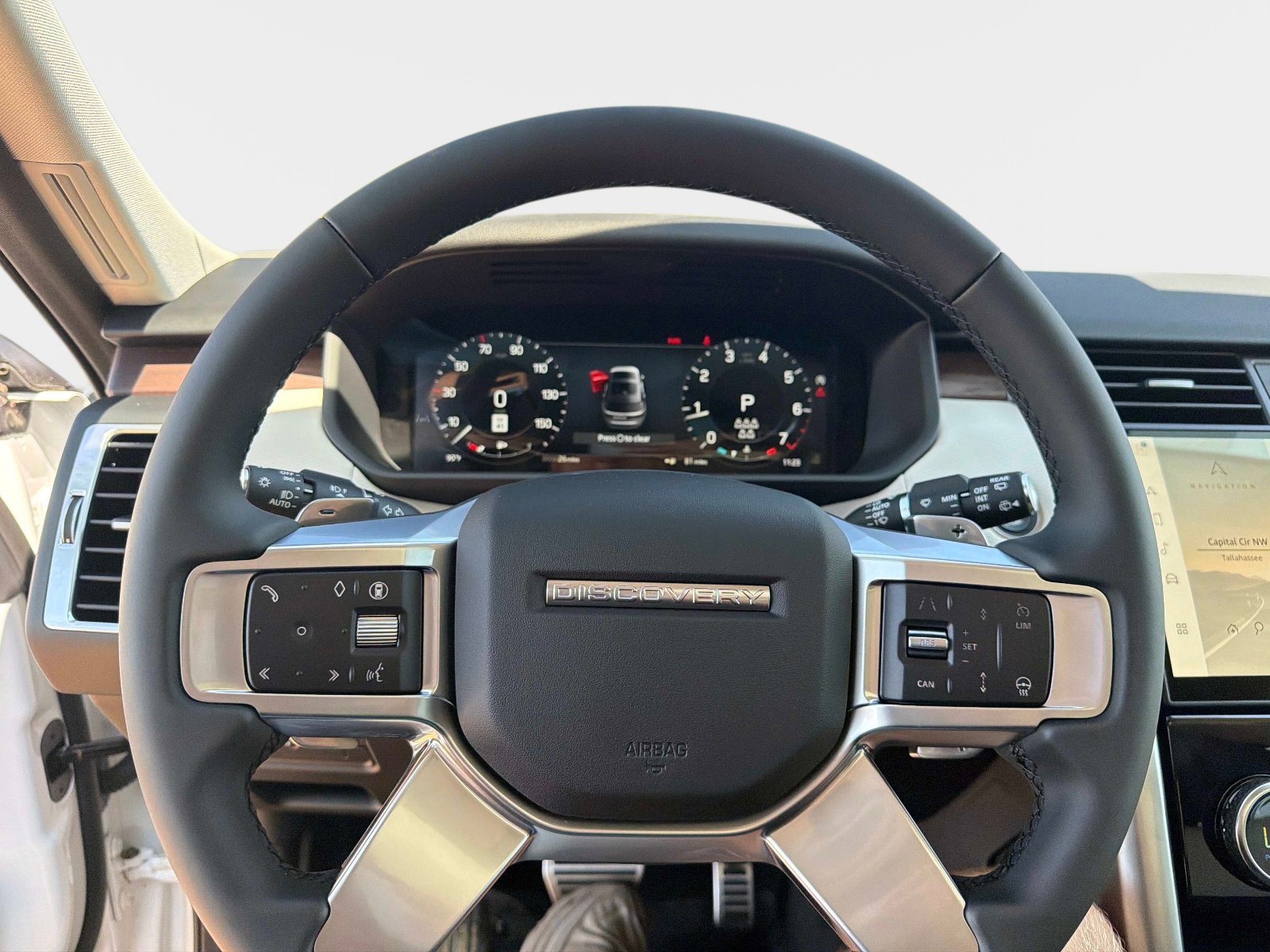 New 2026 Land Rover Discovery Dynamic SE AWD/4WD image 24