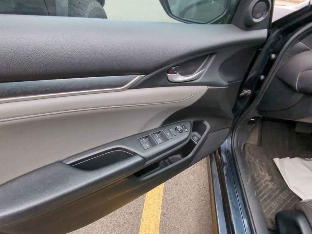 Used 2017 Honda Civic EX-L image 9