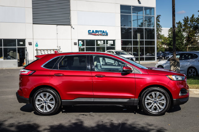 Used 2020 Ford Edge Titanium AWD/4WD image 13