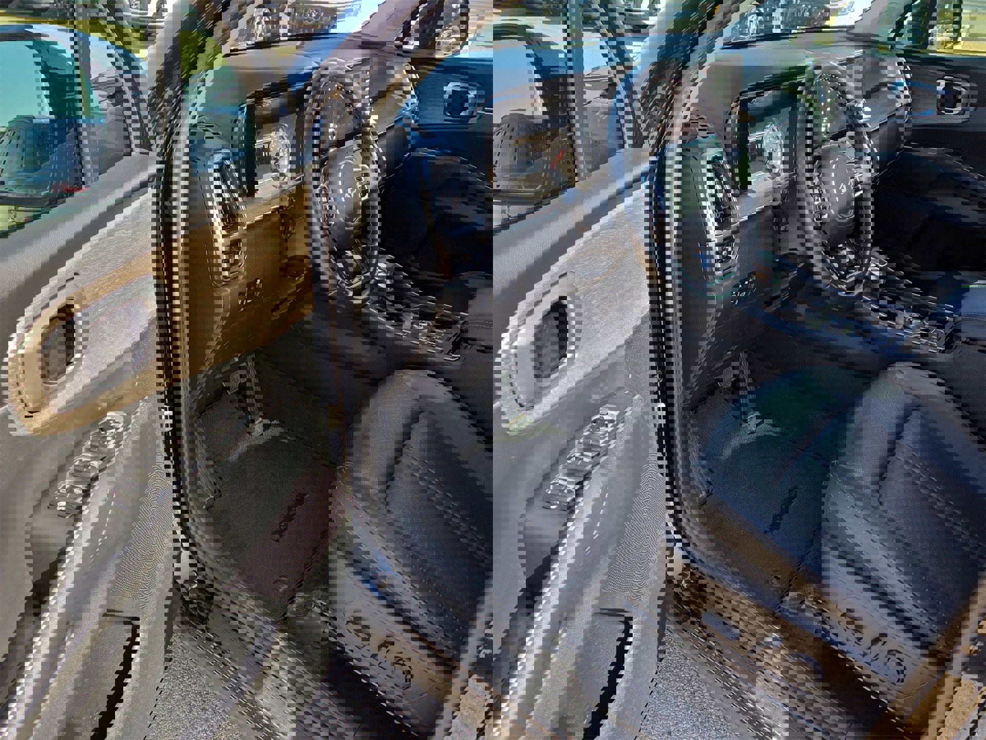 Used 2022 Kia Sorento EX w/ Panoramic Sunroof Package image 15