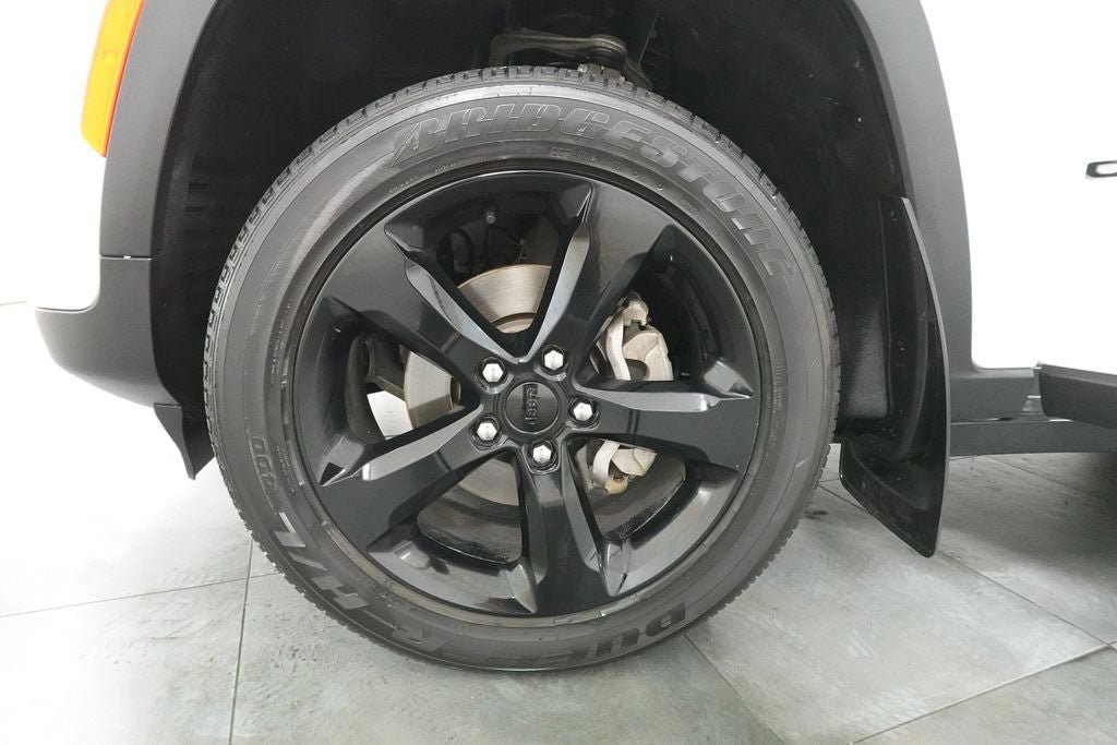 Used 2022 Jeep Grand Cherokee Altitude AWD/4WD image 34