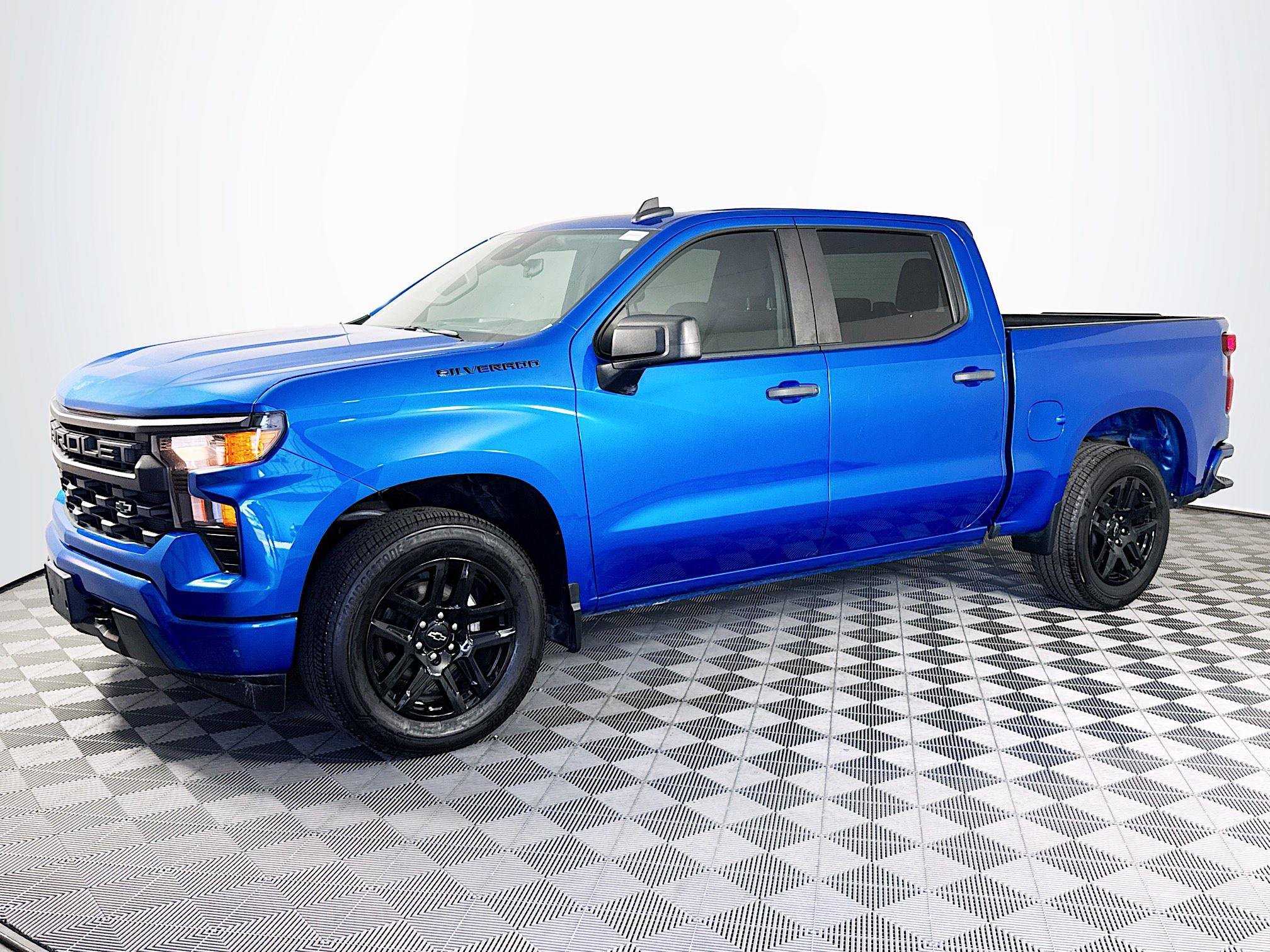 Used 2023 Chevrolet Silverado 1500 Custom w/ LPO, Dark Essentials Package RWD image 2