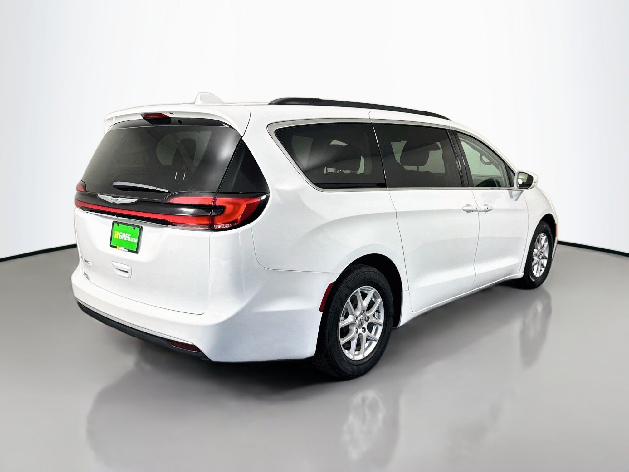 Used 2022 Chrysler Pacifica Touring-L FWD image 10