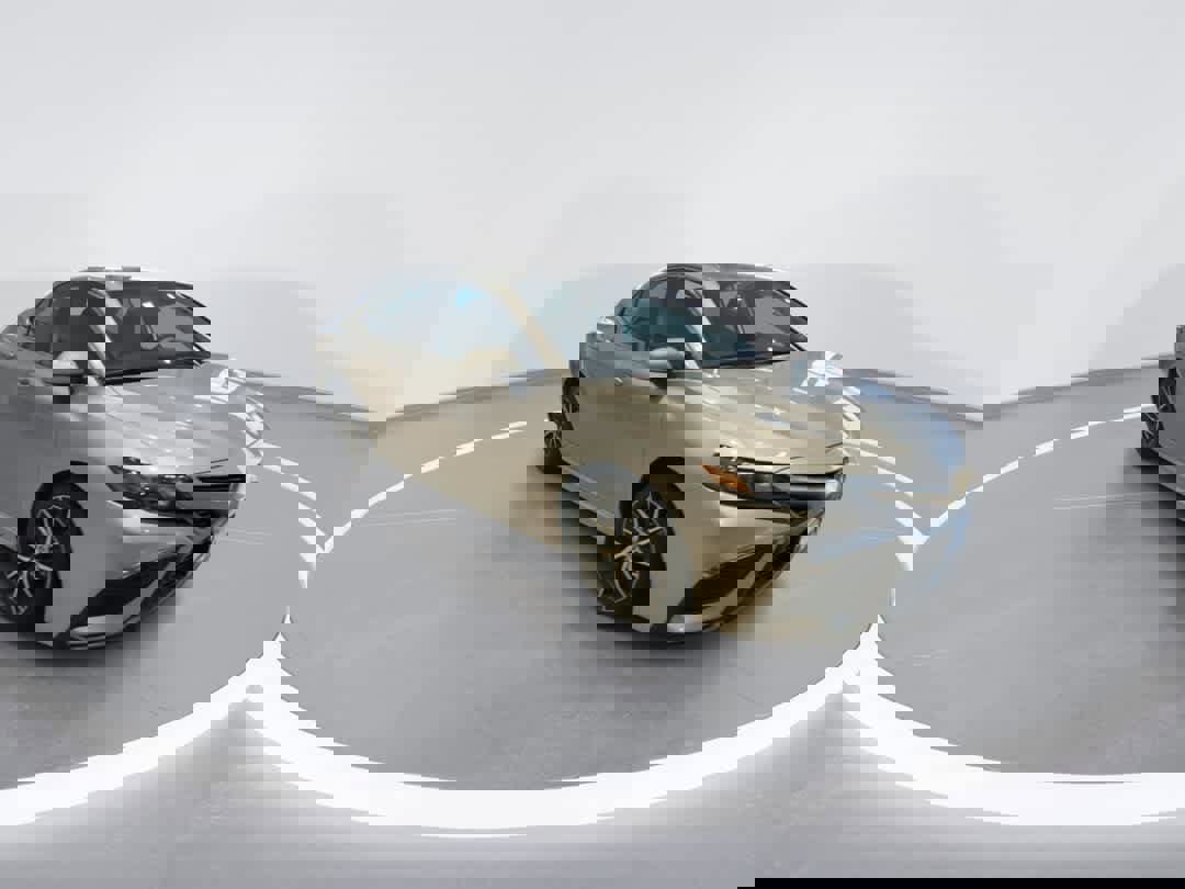 Used 2023 Toyota Camry SE image 2