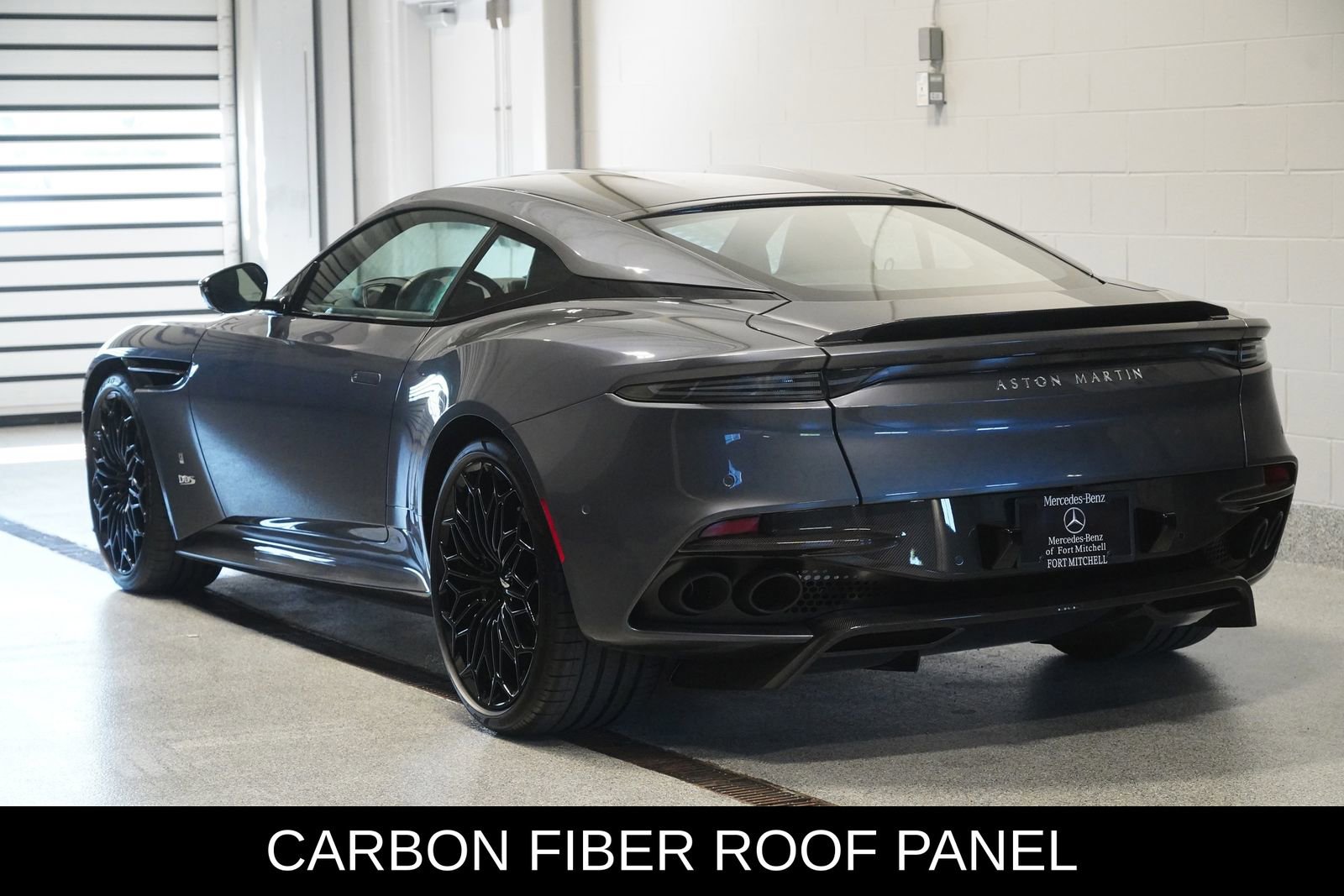 Used 2021 Aston Martin DBS Superleggera RWD image 4