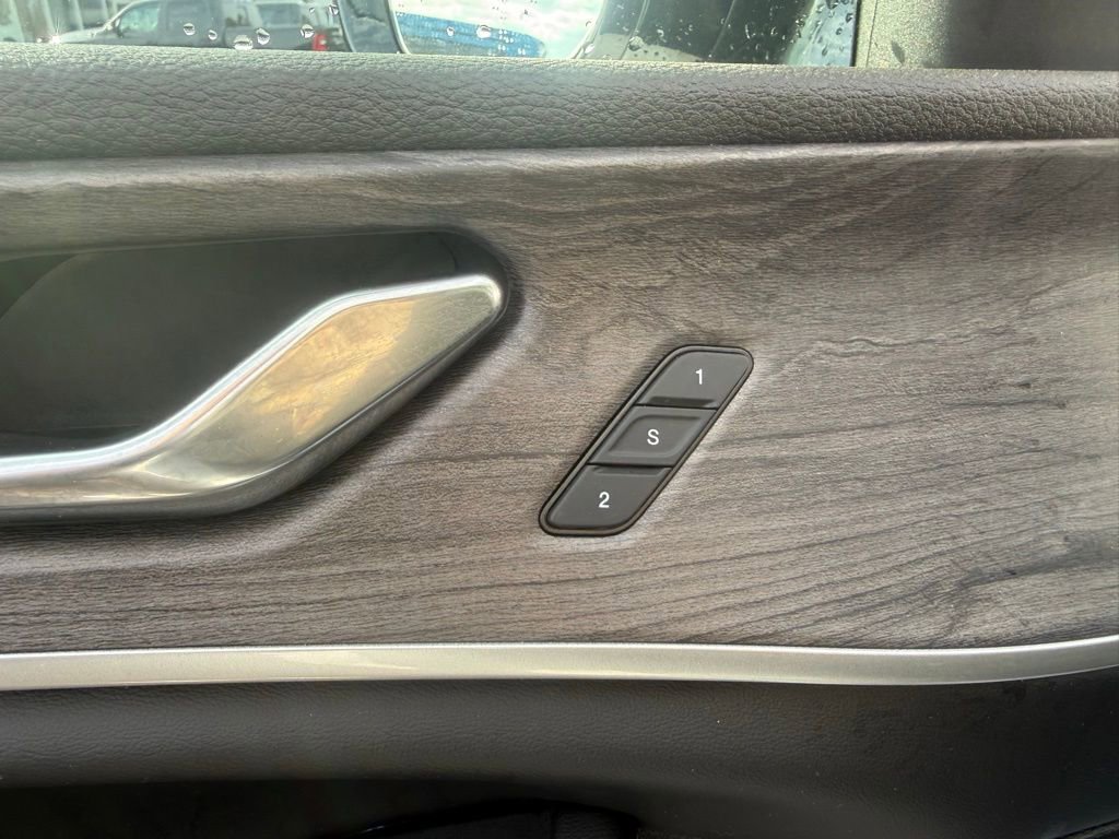 Used 2025 Jeep Grand Cherokee Limited image 12