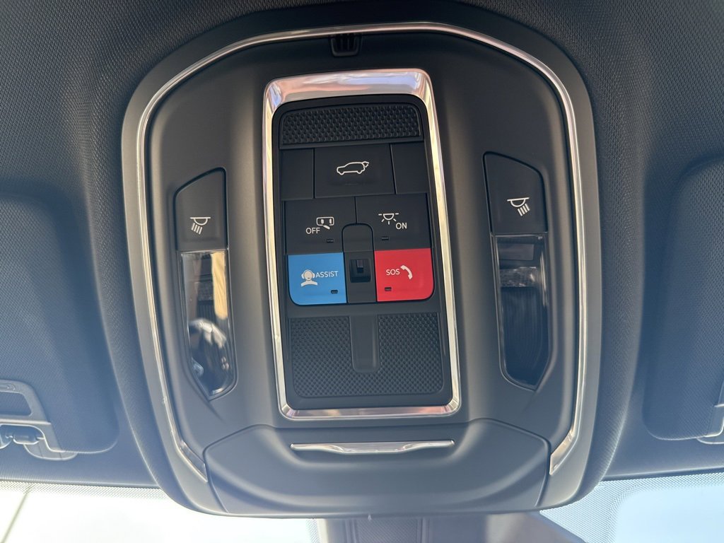 New 2025 Jeep Grand Cherokee Altitude image 44