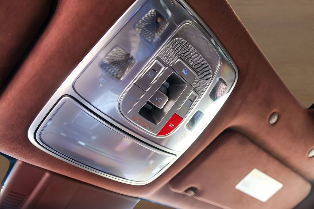 Used 2025 Genesis G90 3.5T image 22