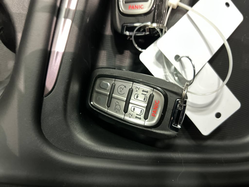 New 2027 Chrysler Pacifica Select w/ Family Tech Group FWD image 20
