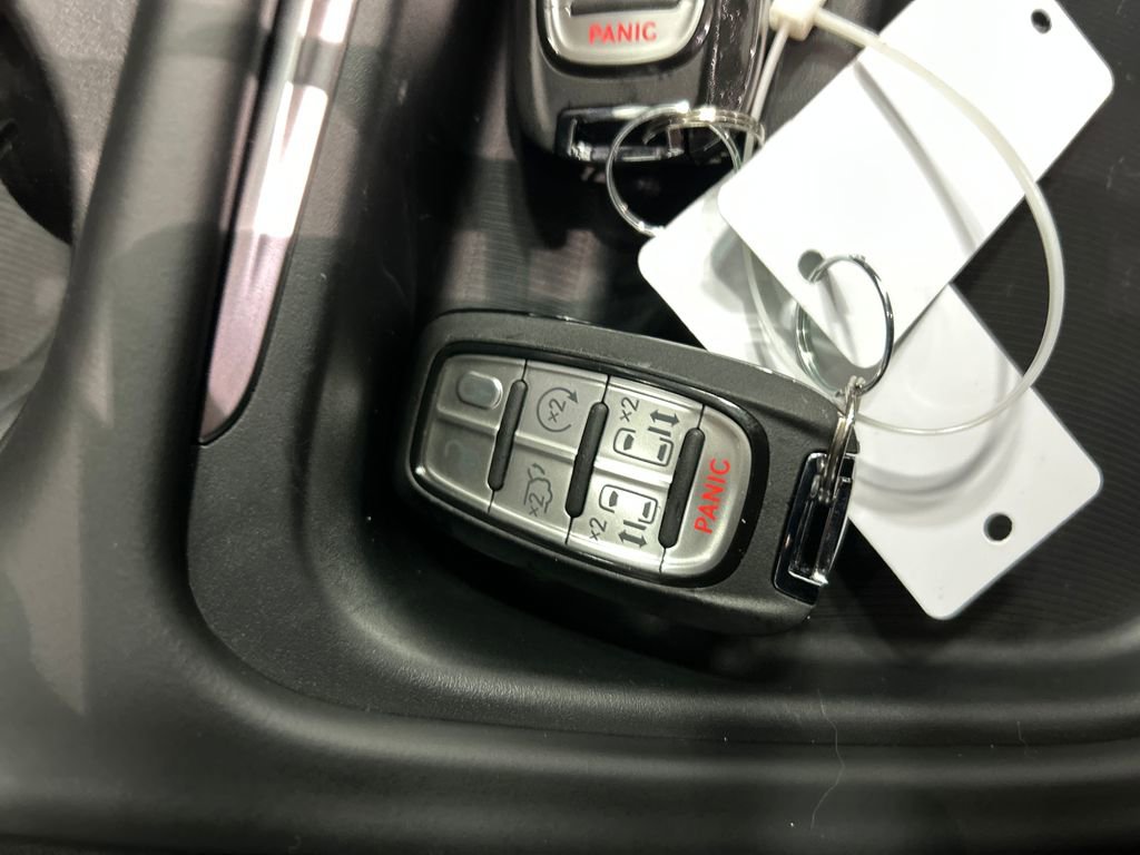 New 2027 Chrysler Pacifica Select FWD image 20