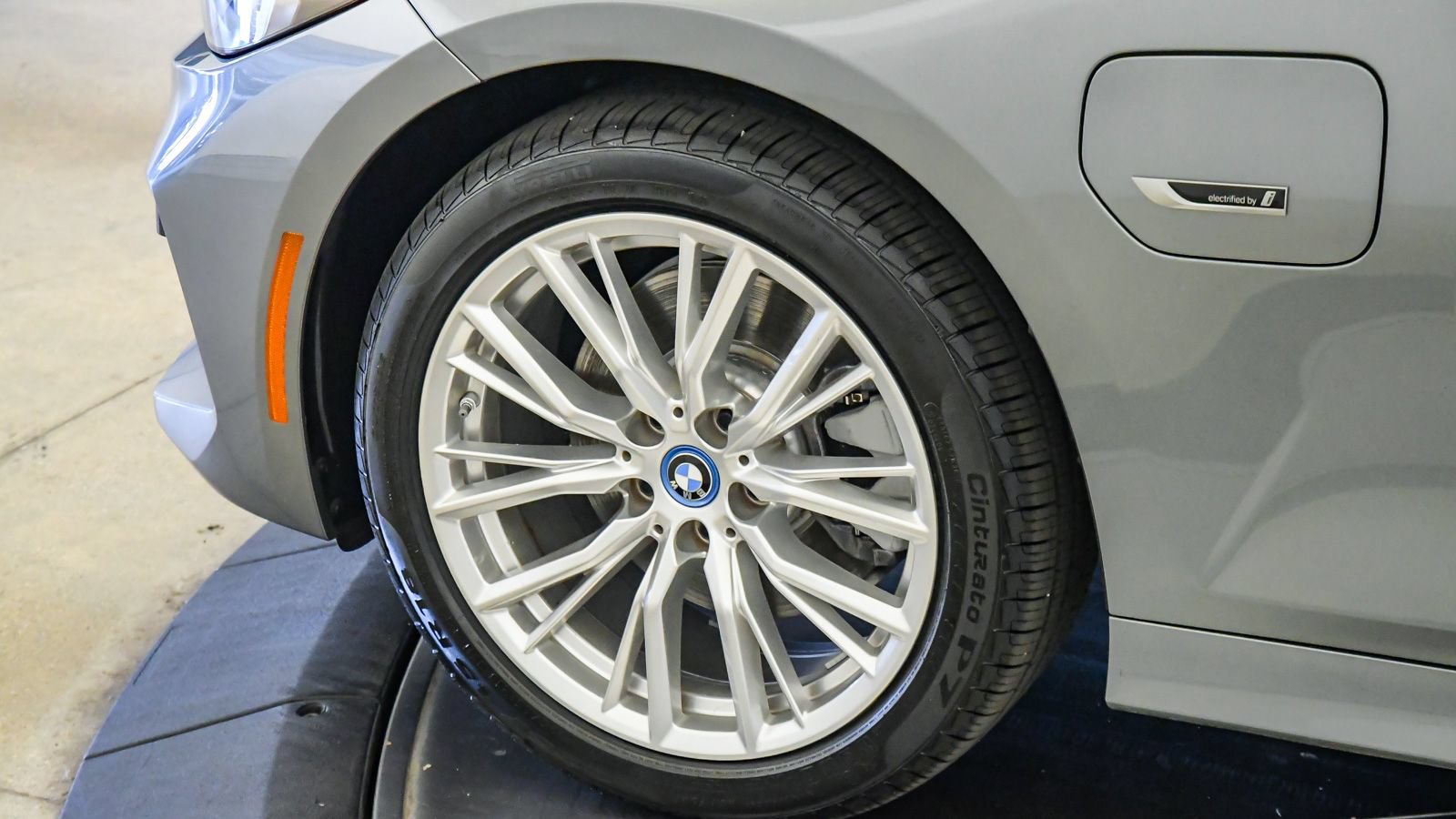 Certified 2023 BMW 330e xDrive w/ Premium Package AWD/4WD image 10
