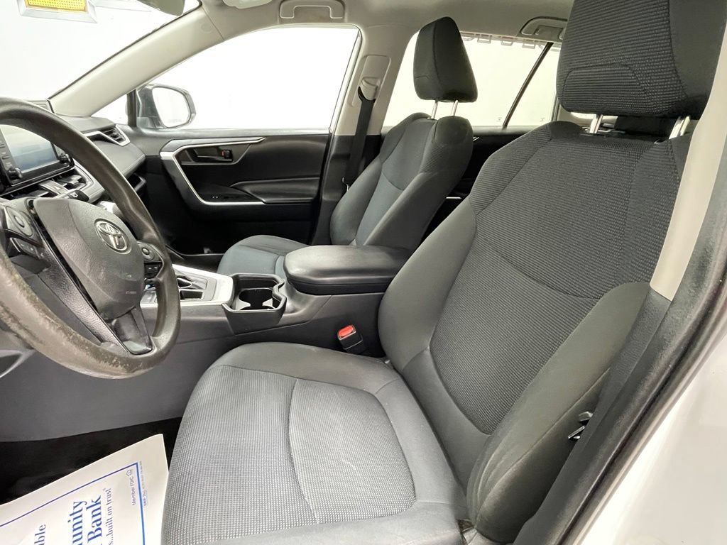 Used 2019 Toyota RAV4 LE w/ All Weather Liner Package AWD/4WD image 15