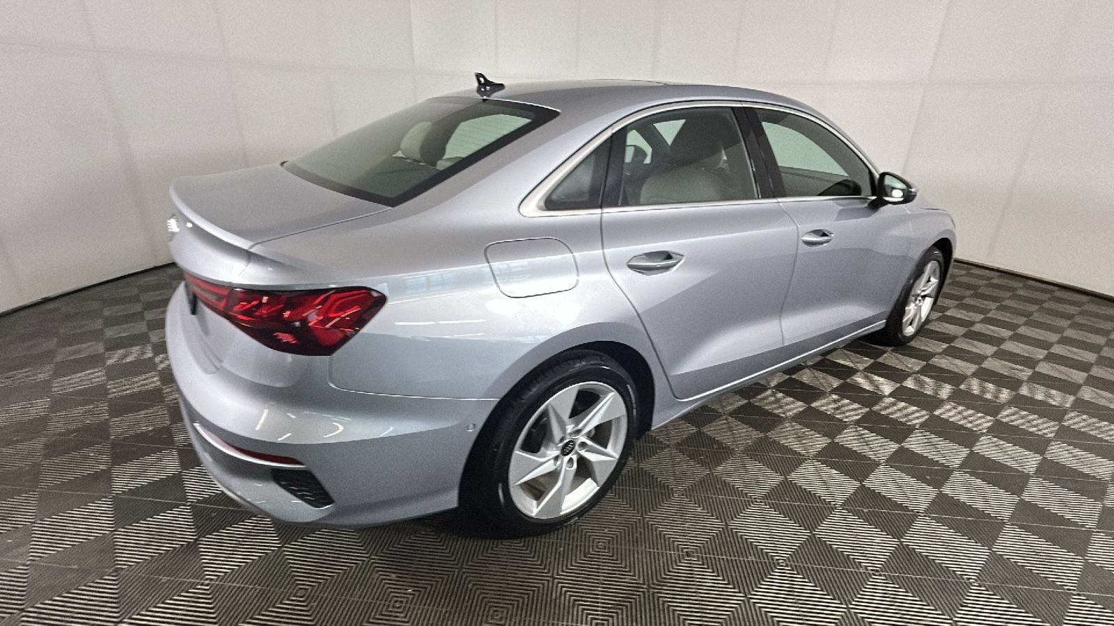 Used 2024 Audi A3 2.0T Premium FWD image 2