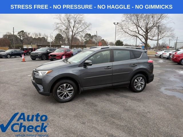 Used 2017 Toyota RAV4 XLE w/ Convenience Package image 7