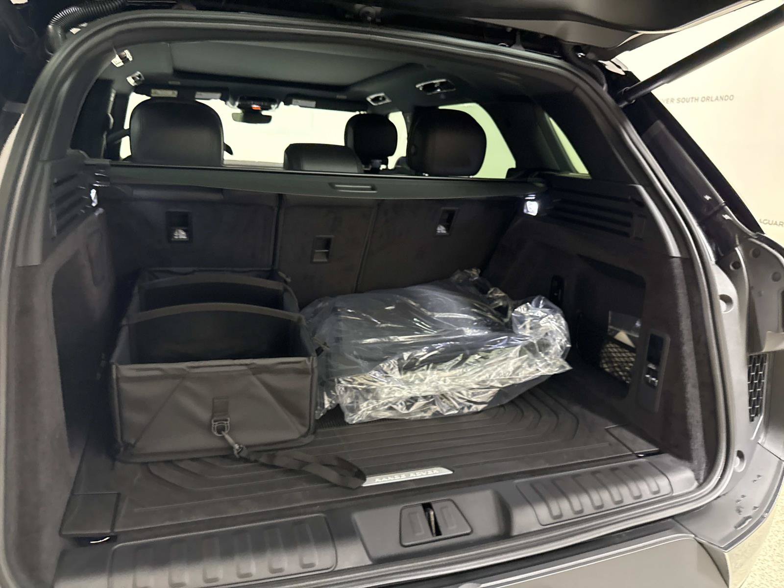 New 2026 Land Rover Range Rover Sport SE AWD/4WD image 11