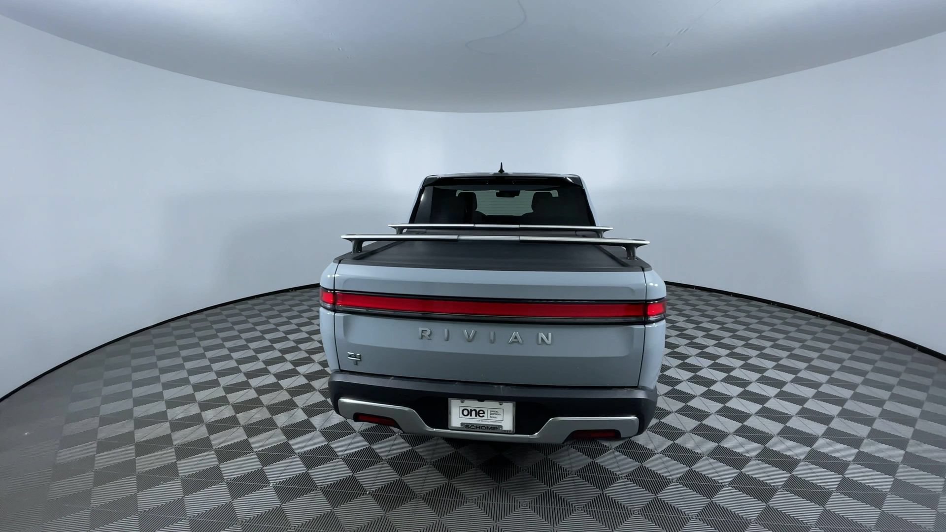 Used 2025 Rivian R1T Adventure Dual AWD/4WD image 8