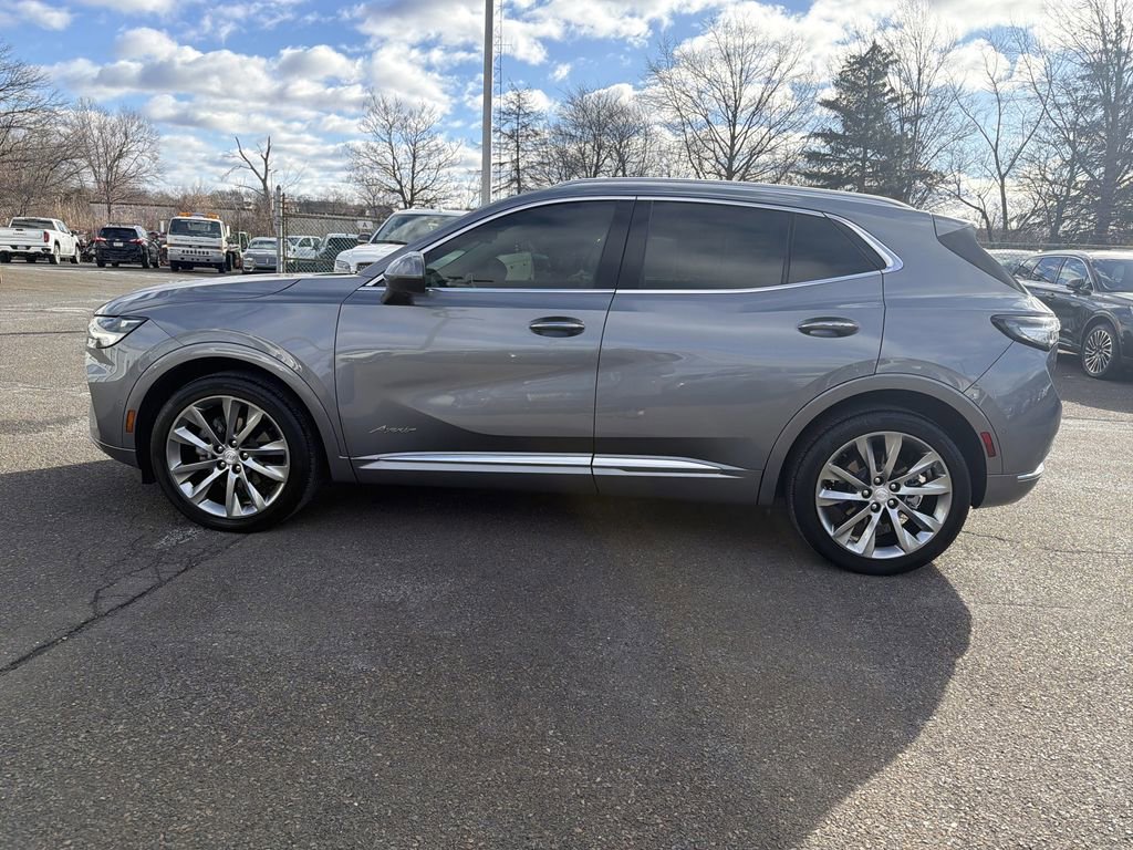 Used 2021 Buick Envision Avenir w/ Technology Package II image 2