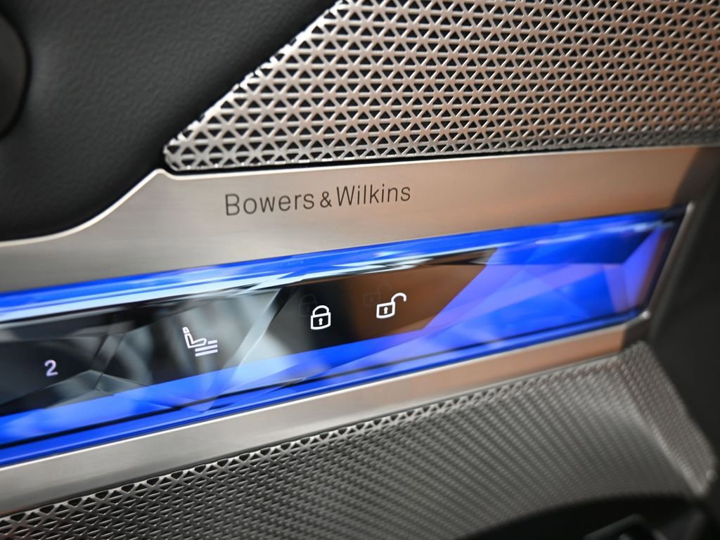 Used 2025 BMW 740i xDrive image 14