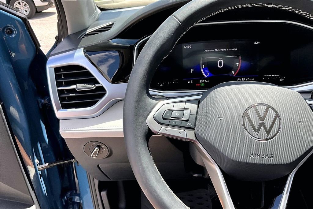 Used 2025 Volkswagen Taos SE image 24